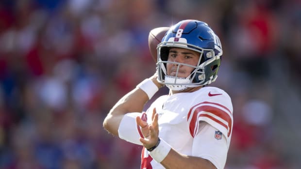 Sep 22, 2019; Tampa, FL, USA; New York Giants quarterback Daniel Jones (8) throws a pass against the Tampa Bay Buccaneers during the second quarter at Raymond James Stadium.